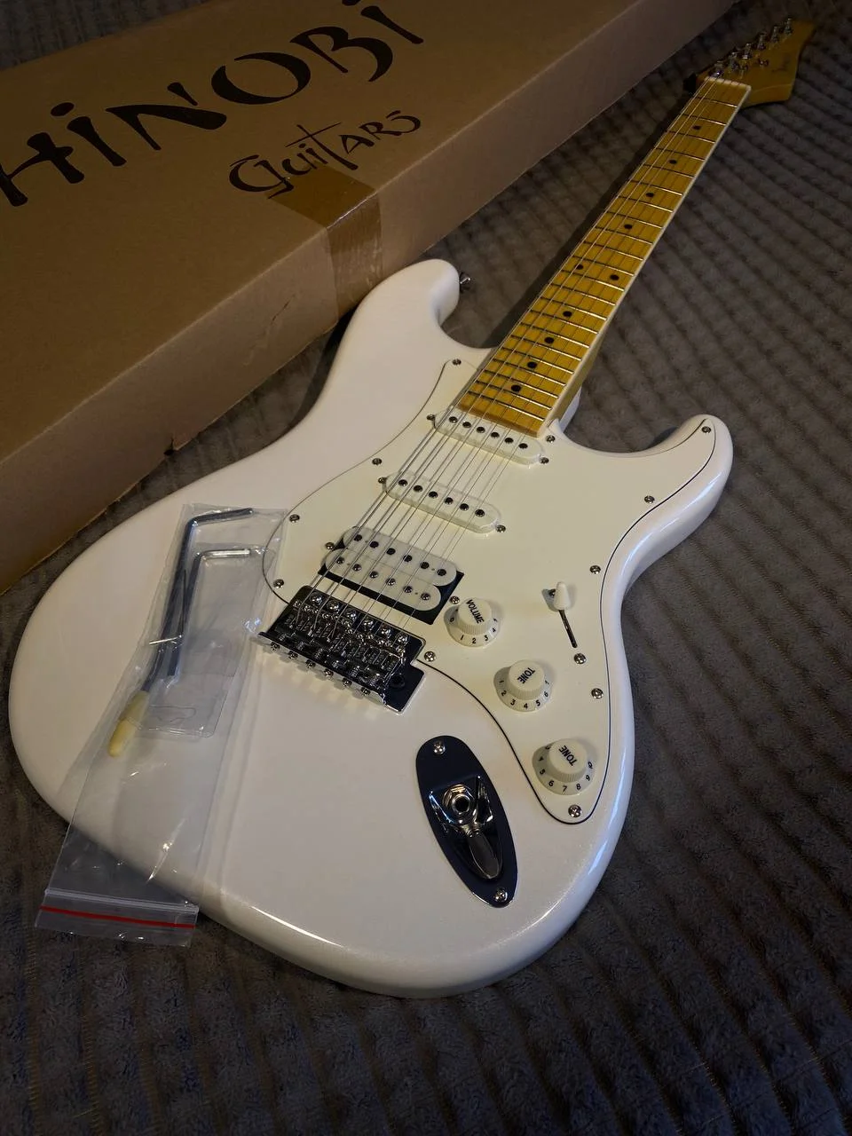Электрогитара Shinobi N102E pearl WH - изображение 1