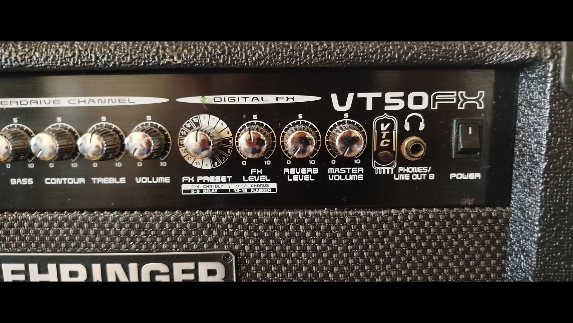 Комбо усилитель Behringer vt50fx - миниатюра 9