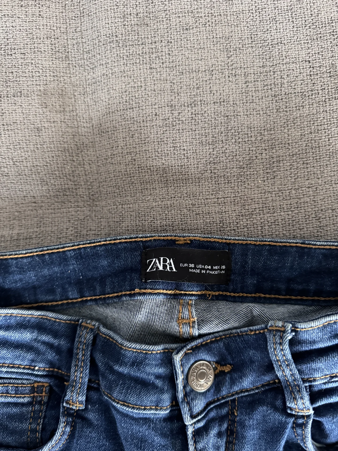 Джинсы ZARA - миниатюра 2