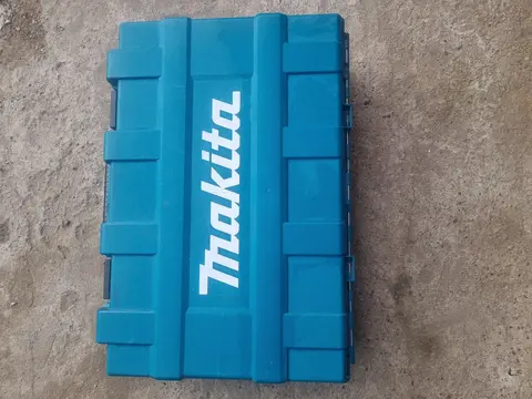 Отбойный молоток Makita HM1203C