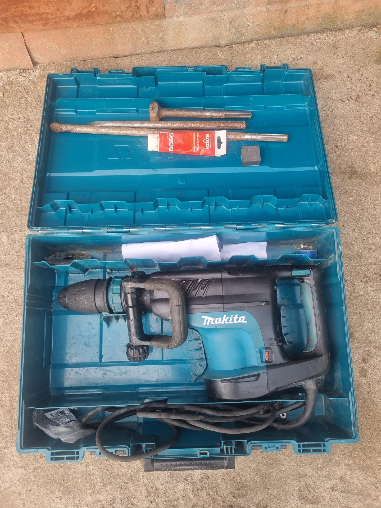 Отбойный молоток Makita HM1203C - миниатюра 4