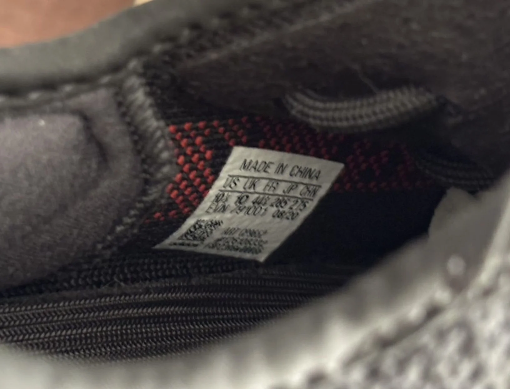 Adidas Yeezy Boost 350 v2 Black Red - миниатюра 5