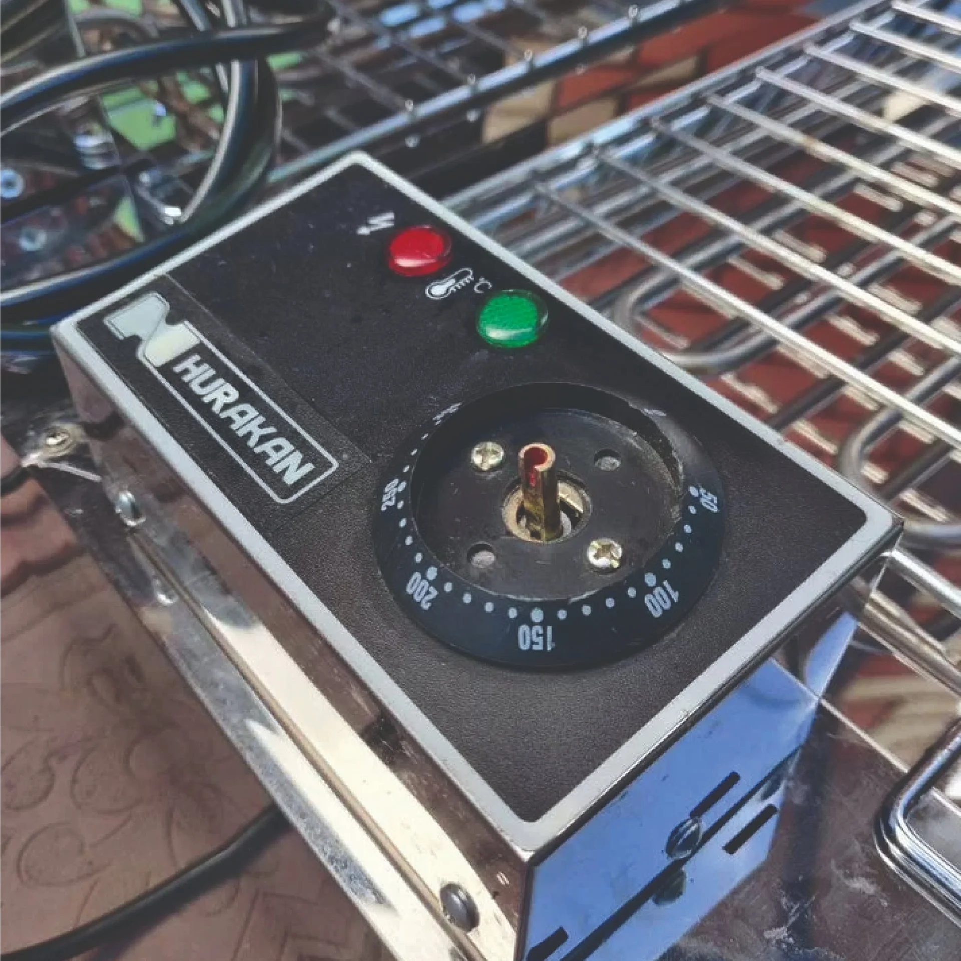 Гриль лавовый Hurakan HKN-140D - миниатюра 2