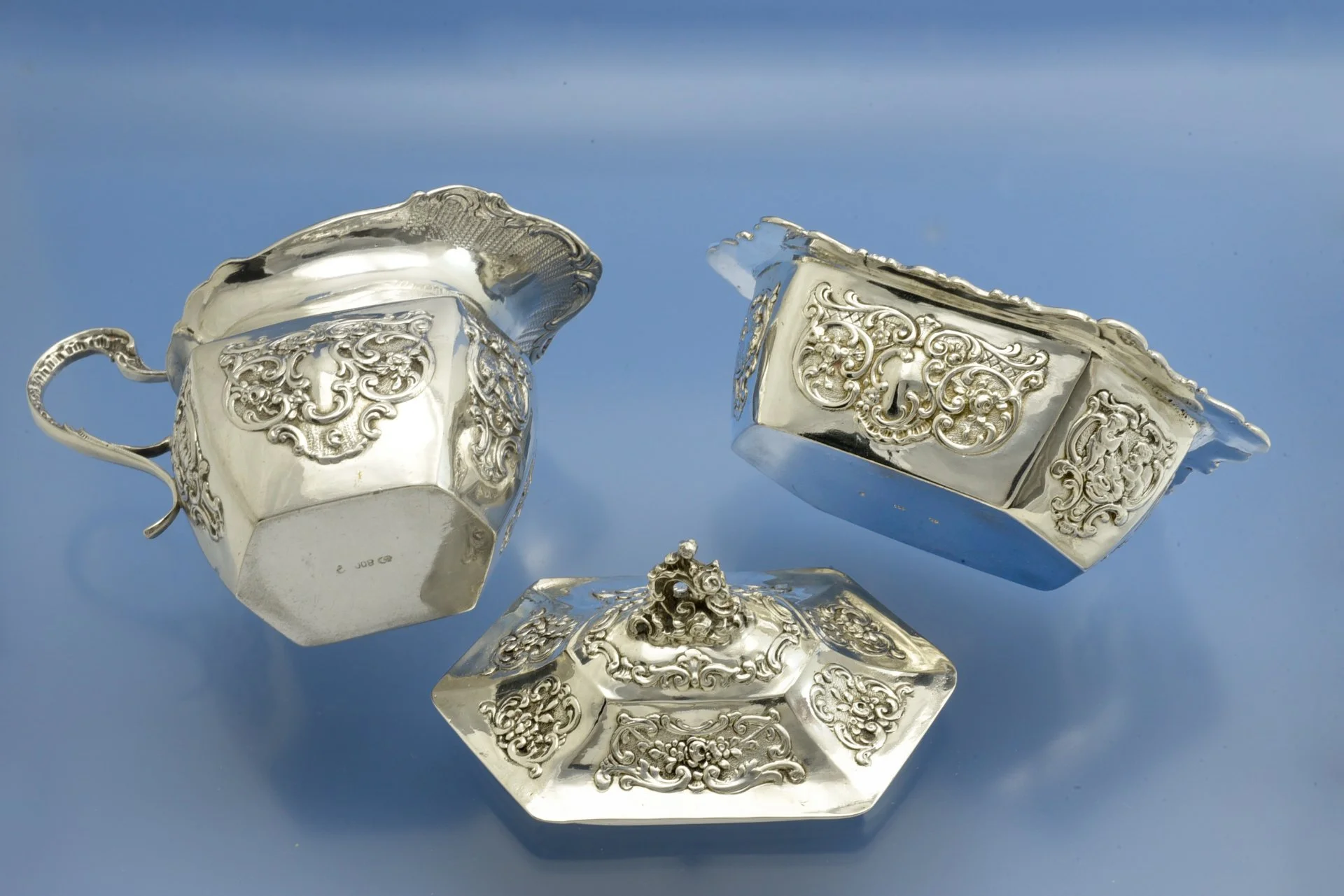 САХАРНИЦА + СЛИВОЧНИК + ПОДНОС Розы серебро 800 пробы - миниатюра 3