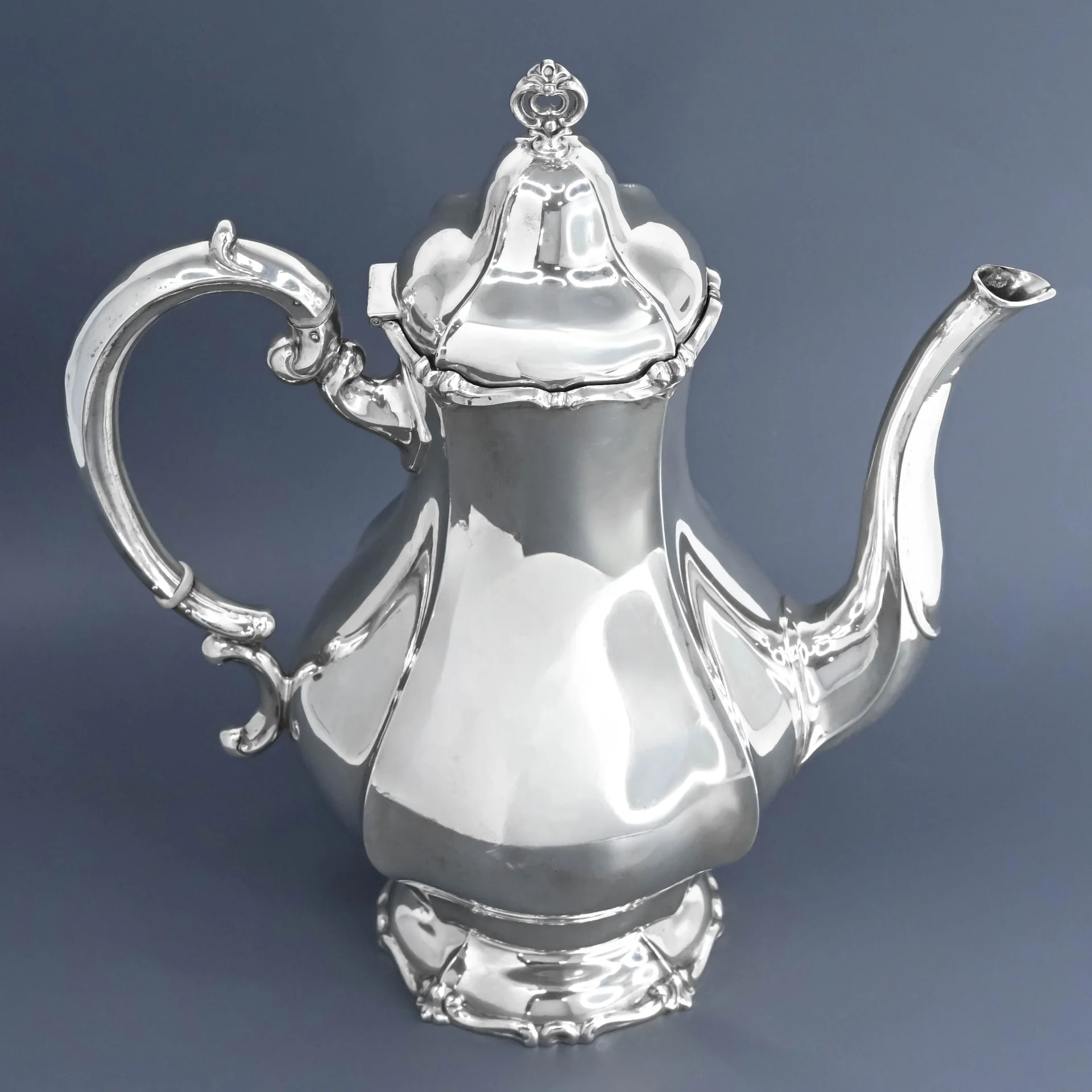Кофейник серебро 800 проба Германия - миниатюра 2