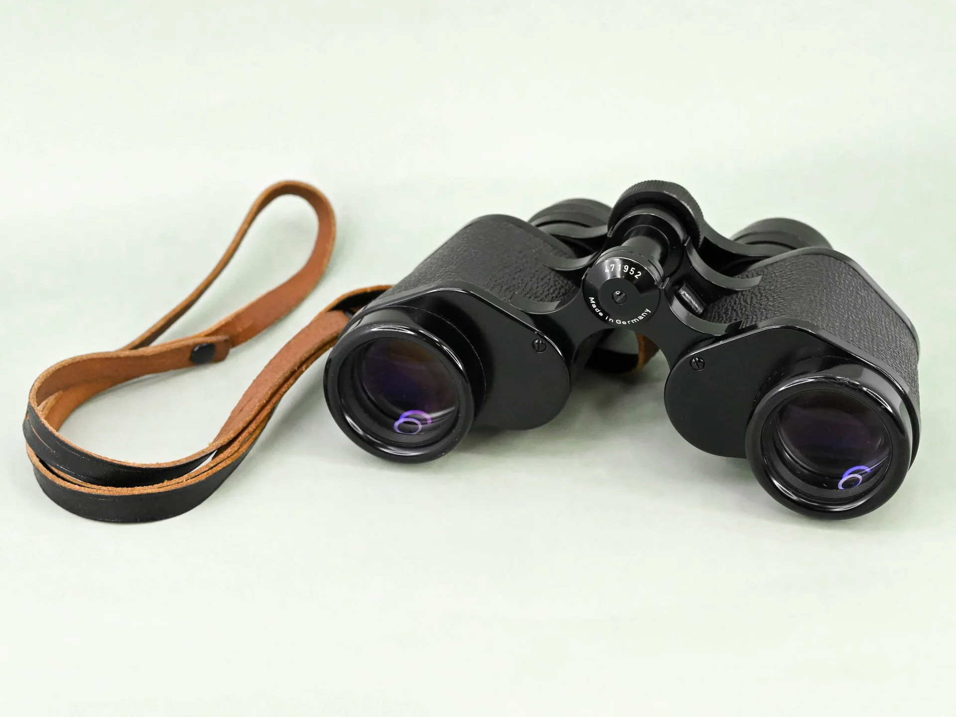 Бинокль Carl Zeiss 8х30 компактный Германия - миниатюра 3