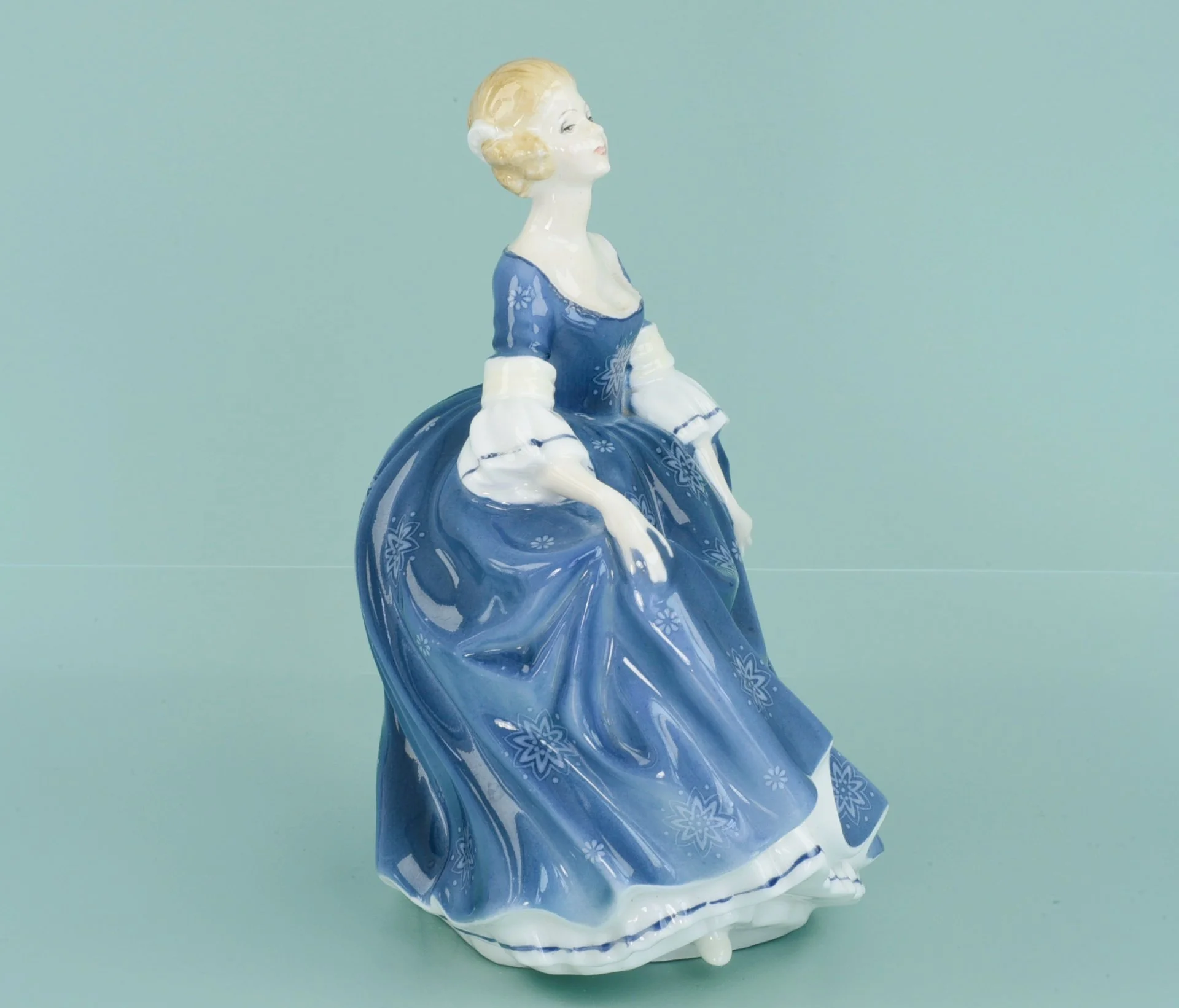 Дама Hilary фарфор Royal Doulton Англия - миниатюра 3