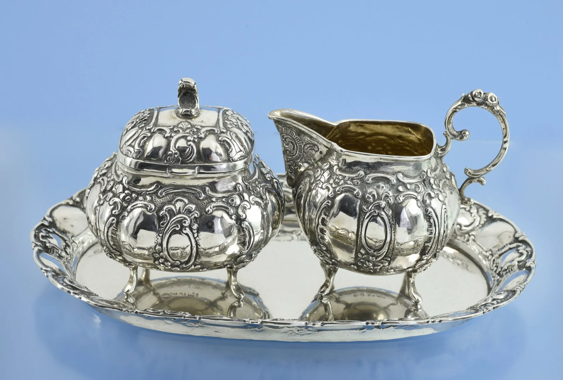 САХАРНИЦА + СЛИВОЧНИК + ПОДНОС Розы серебро 800 пробы - изображение 1