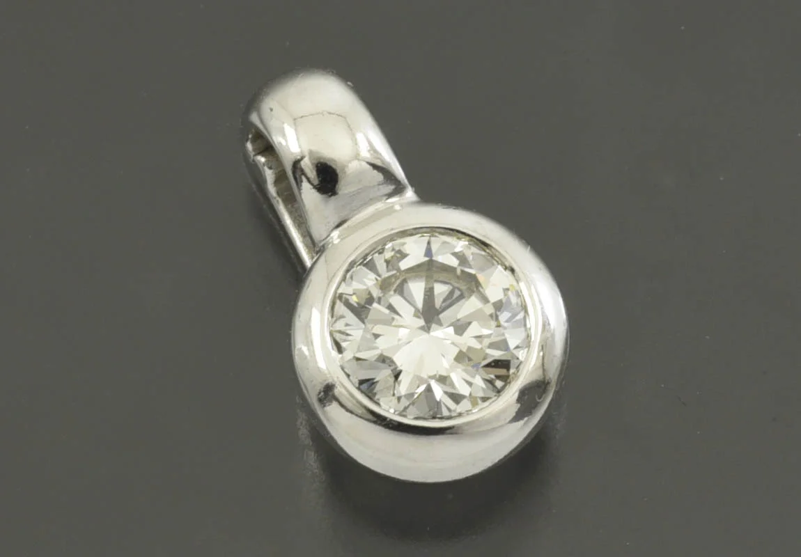 КУЛОН золото 750 проба Бриллиант 0,85 ct - изображение 1