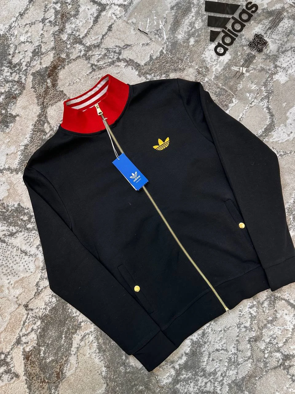 Бомбер ADIDAS ЧЕРНАЯ С КРАСНЫМ НОВАЯ КОЛЛЕКЦИЯ - миниатюра 3