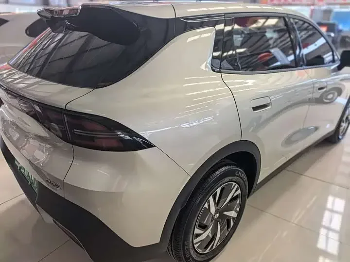 электромобиль Changan Qiyuan Q05 - миниатюра 3