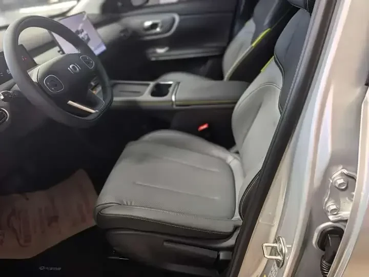электромобиль Changan Qiyuan Q05 - миниатюра 5
