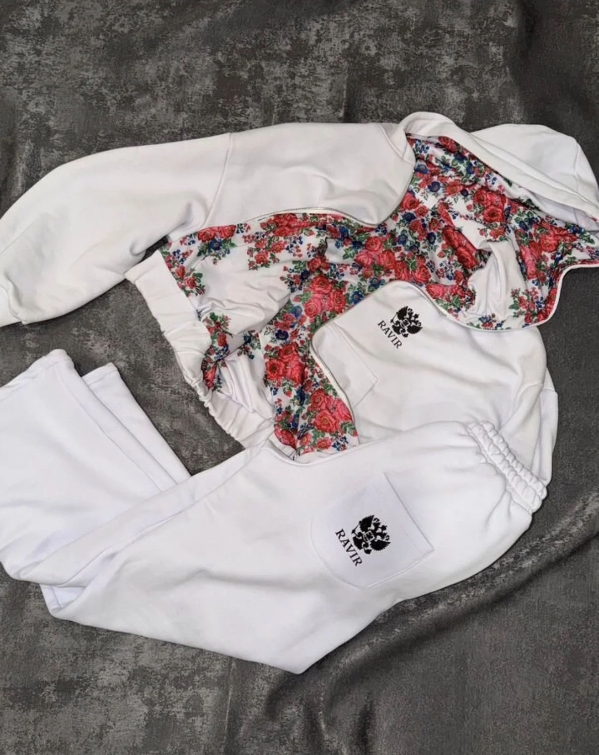 Костюм коллекции  Ravir store  "Gerb" Tracksuit Wh - миниатюра 2
