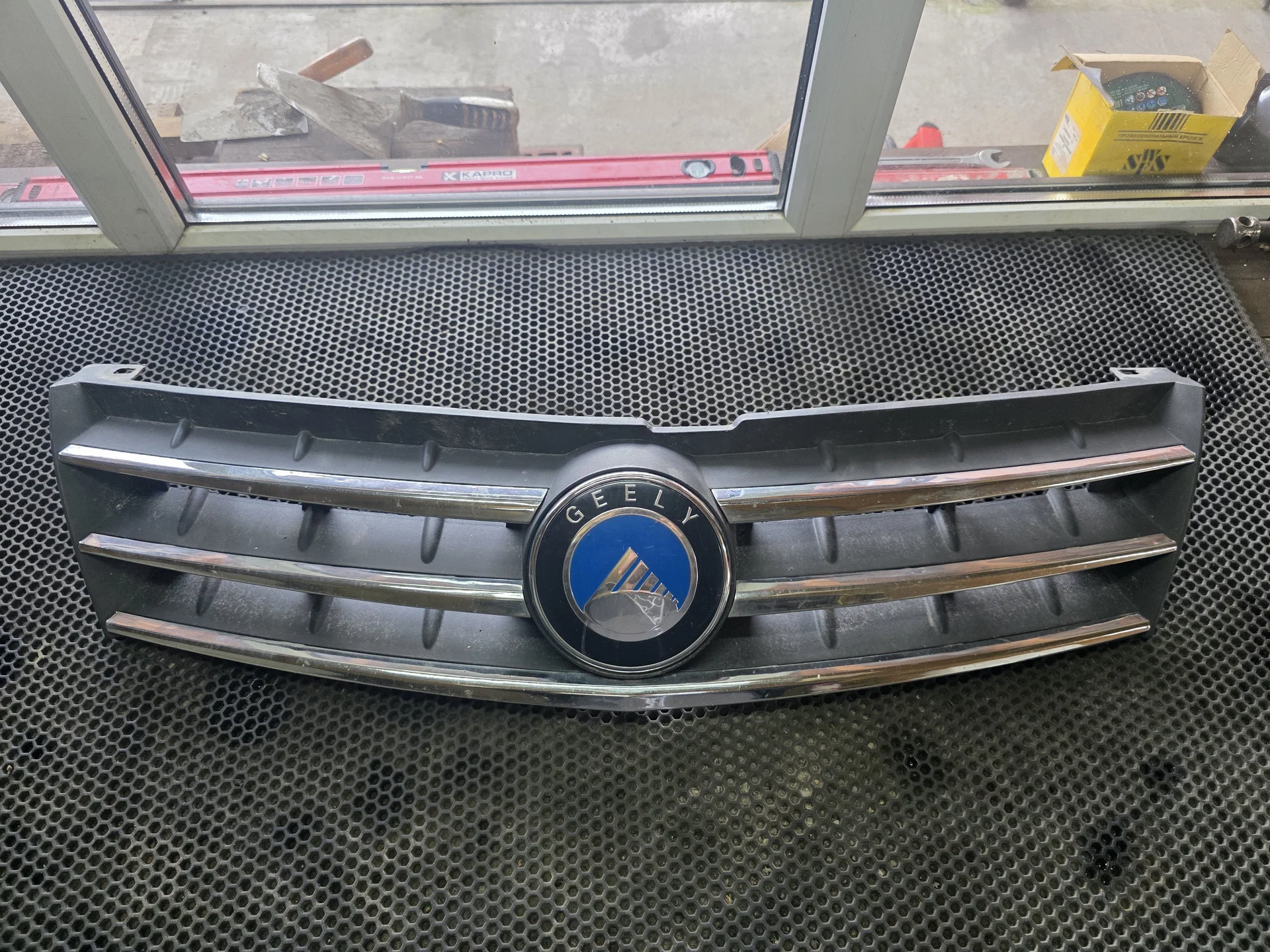 Решетка радиатора Geely MK Cross - изображение 1
