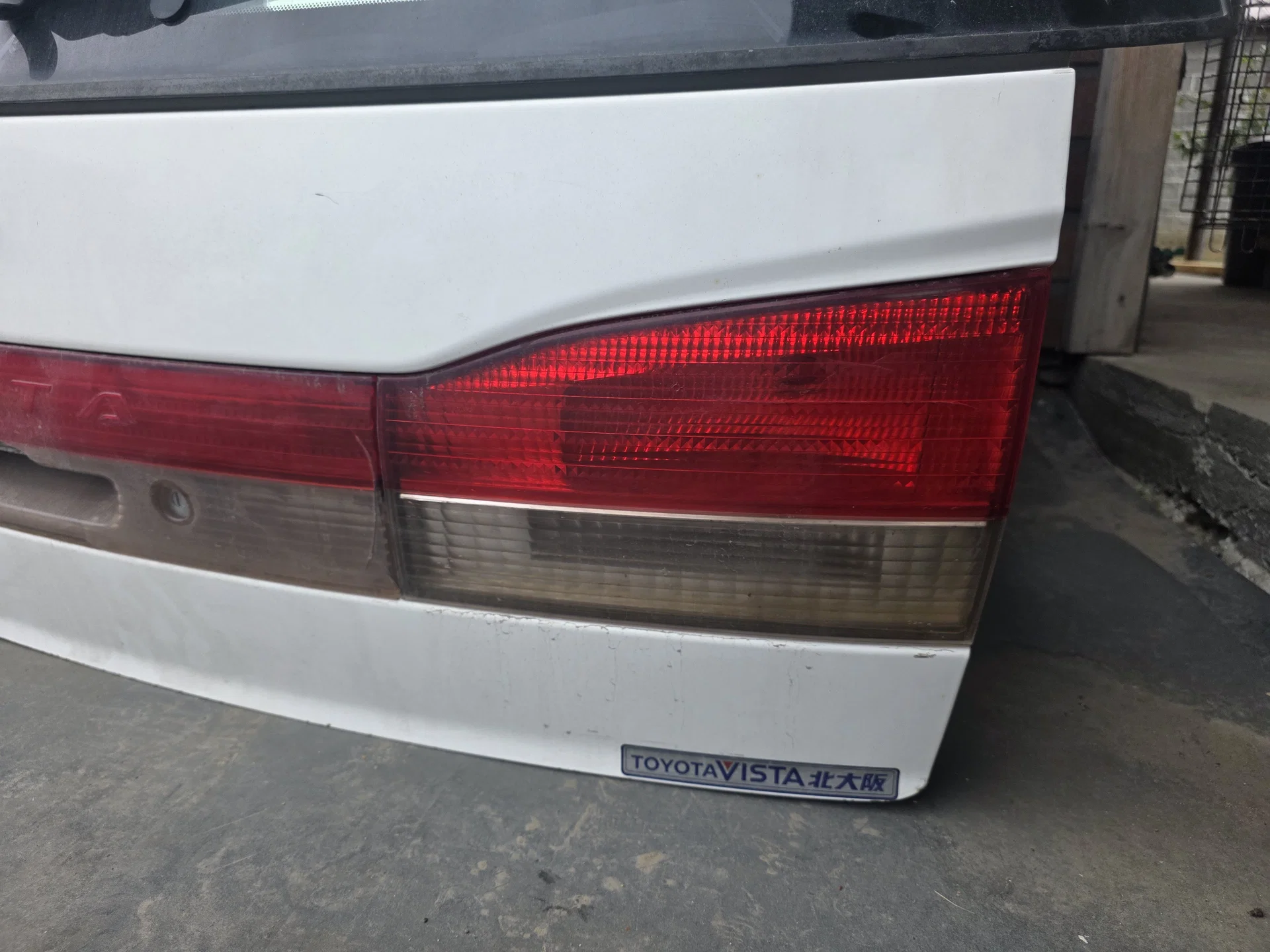 Дверь багажника со стеклом Toyota Vista Ardeo I (1998—2000) - миниатюра 4