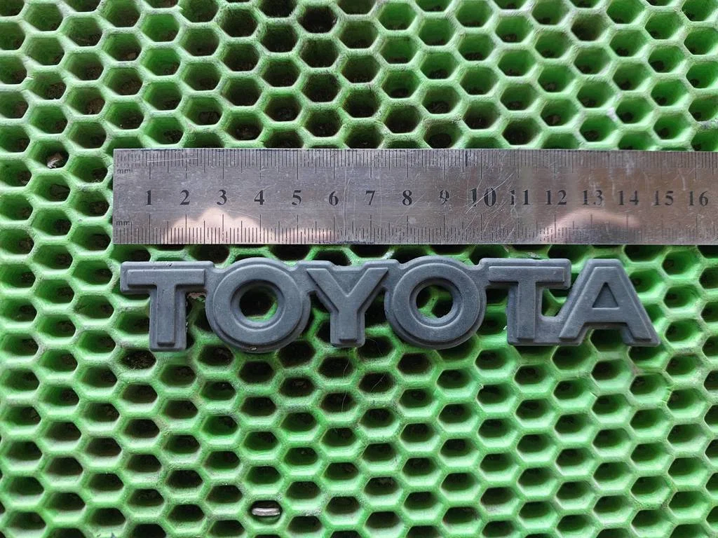 Эмблема Toyota Vista V20 (1986—1990) - изображение 1