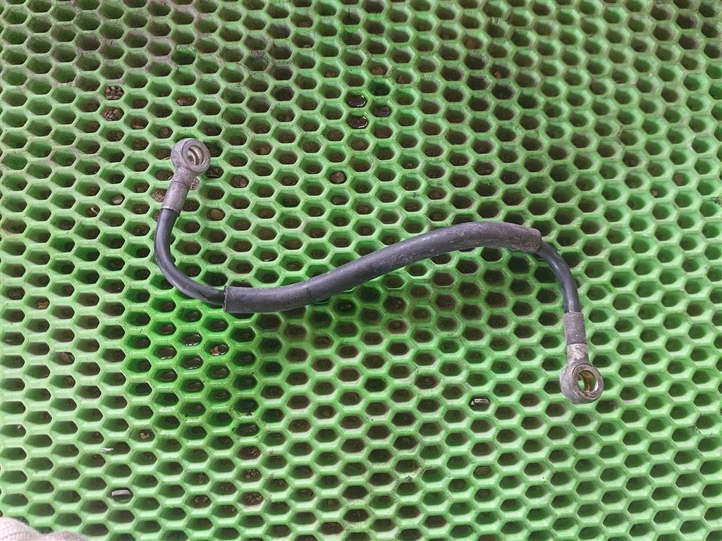 Трубка топливная Toyota Vista V20 (1986—1990) - миниатюра 2