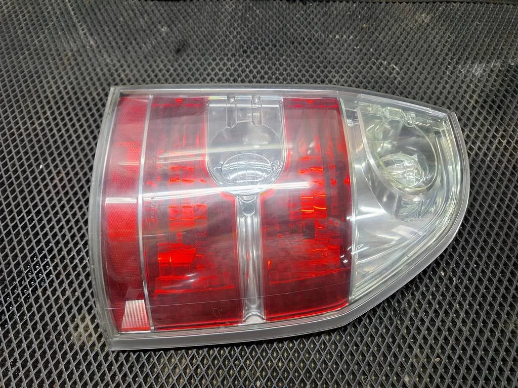 Фонарь задний правый Acura MDX I (2000—2006) 3.5 4WD AT (260 л.с.)