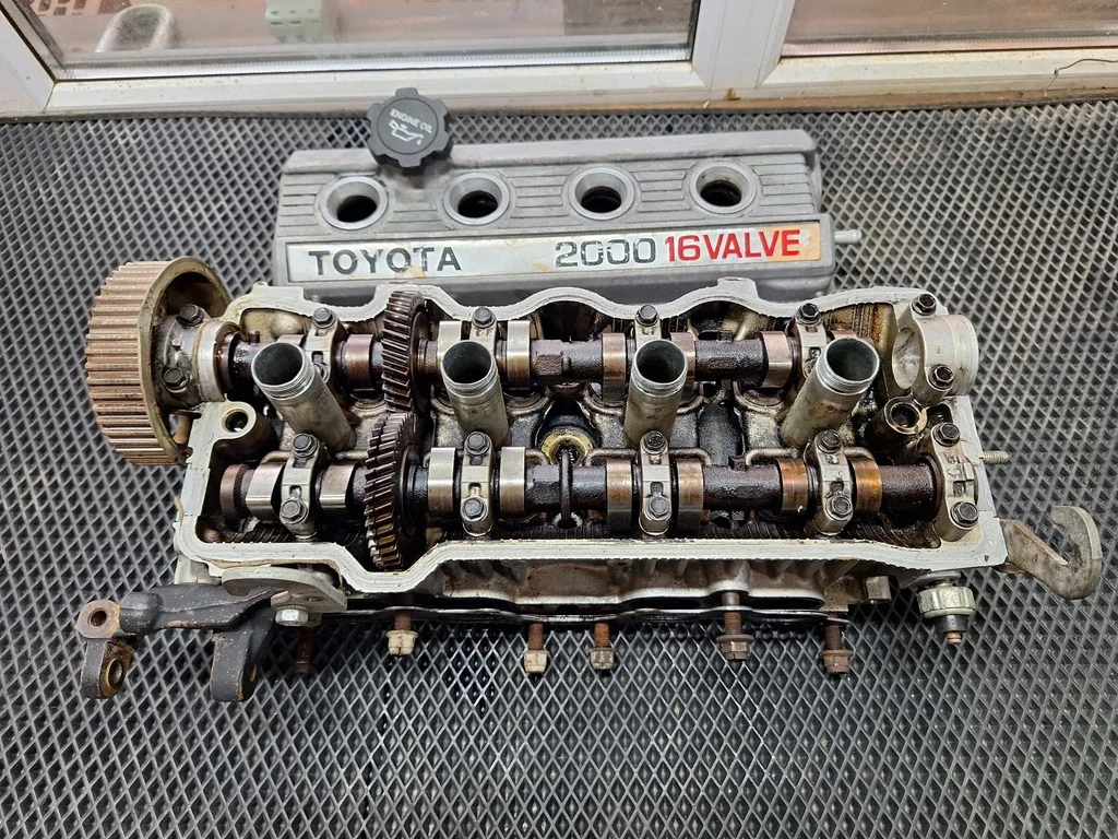 Головка блока 3SFE Toyota Vista V20 (1986—1990) - миниатюра 2