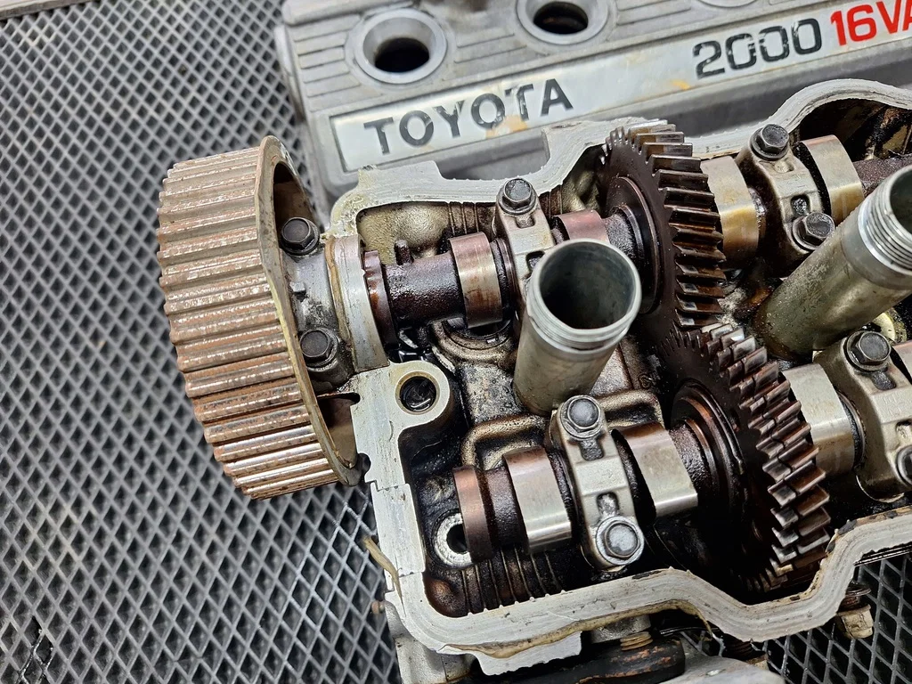 Головка блока 3SFE Toyota Vista V20 (1986—1990) - миниатюра 6