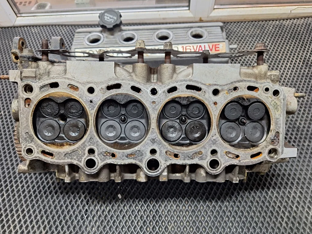 Головка блока 3SFE Toyota Vista V20 (1986—1990) - миниатюра 9