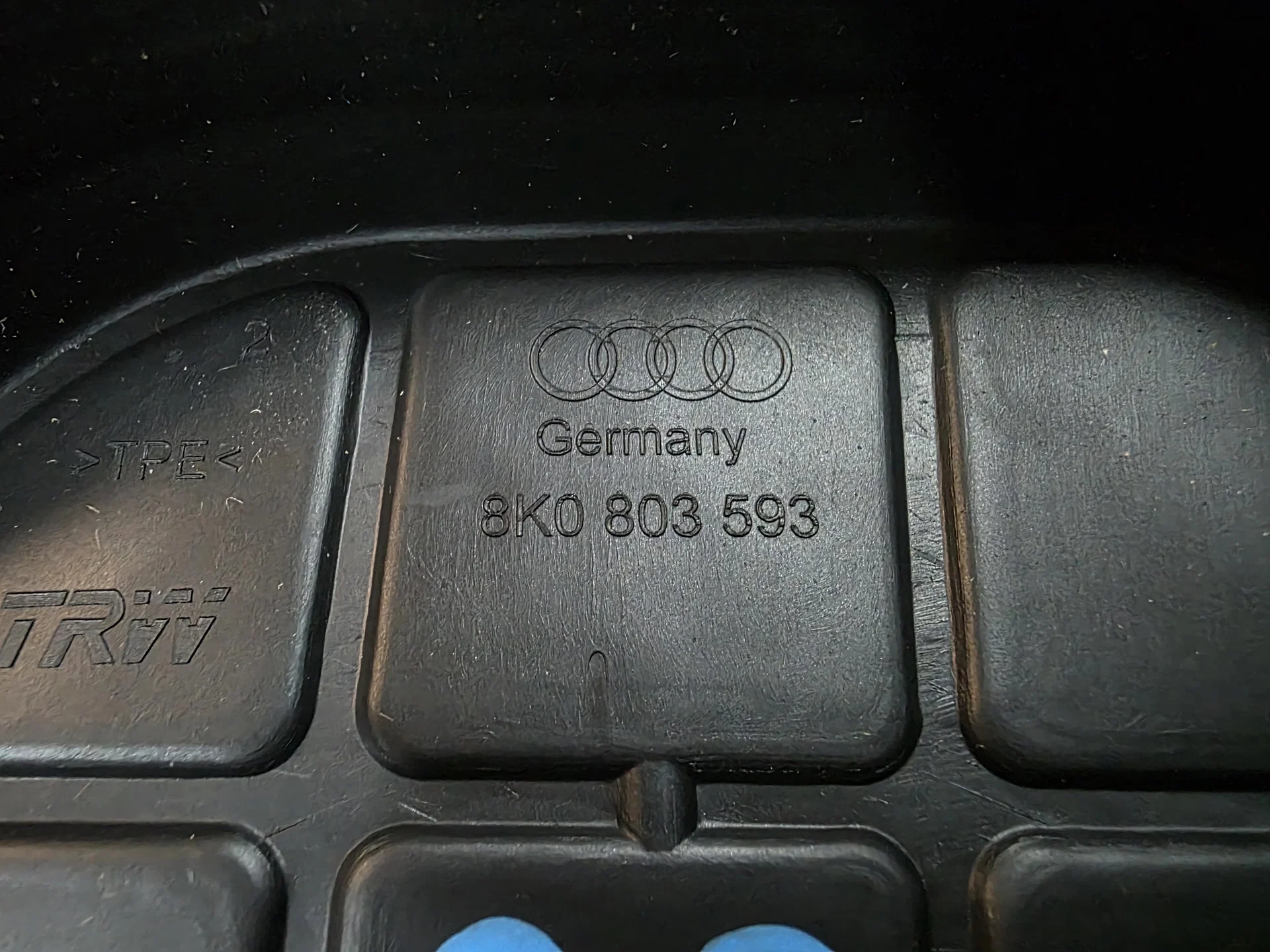 Заглушка лонжерона левого Audi A4 B8 (2007—2012) - миниатюра 3