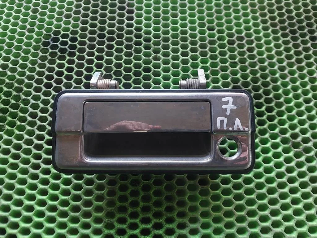Ручка двери наружная левая Toyota Vista V20 (1986—1990) - изображение 1