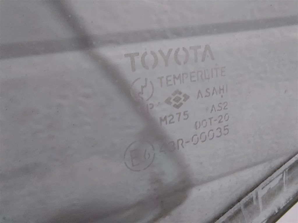 Стекло двери задней правой Toyota Vista V20 (1986—1990) - миниатюра 2
