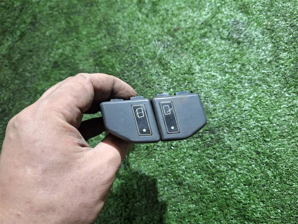 Переключатель стеклоочистителей Mazda Bongo III (1983—1999) - миниатюра 3