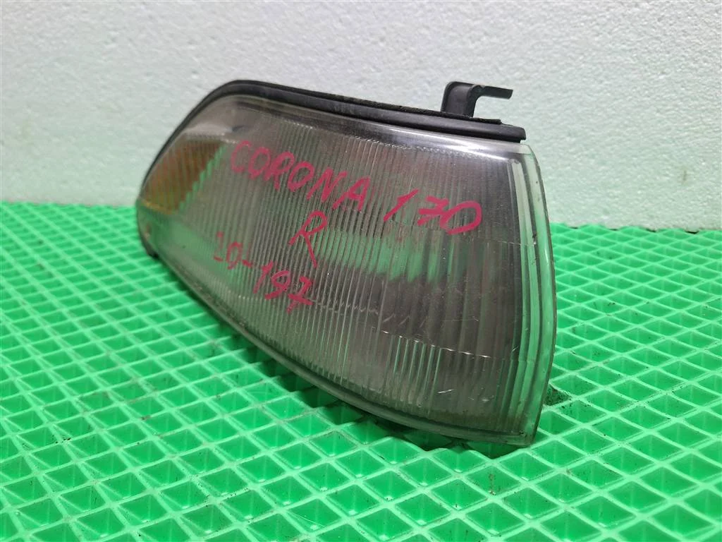 Габаритный огонь правый Toyota Corona T170 (1987—1993) - миниатюра 2