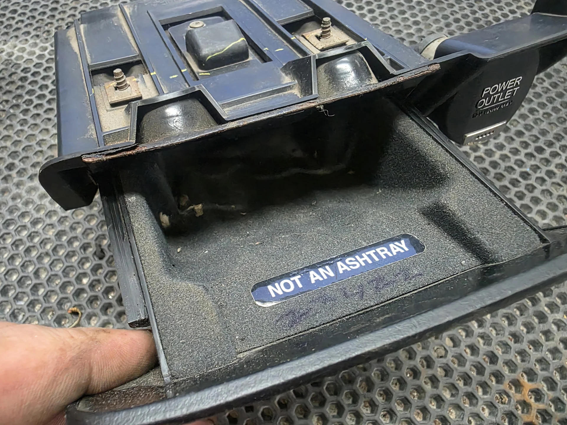 Пепельница передняя Acura MDX I (2000—2006) 3.5 4WD AT (260 л.с.) - миниатюра 4