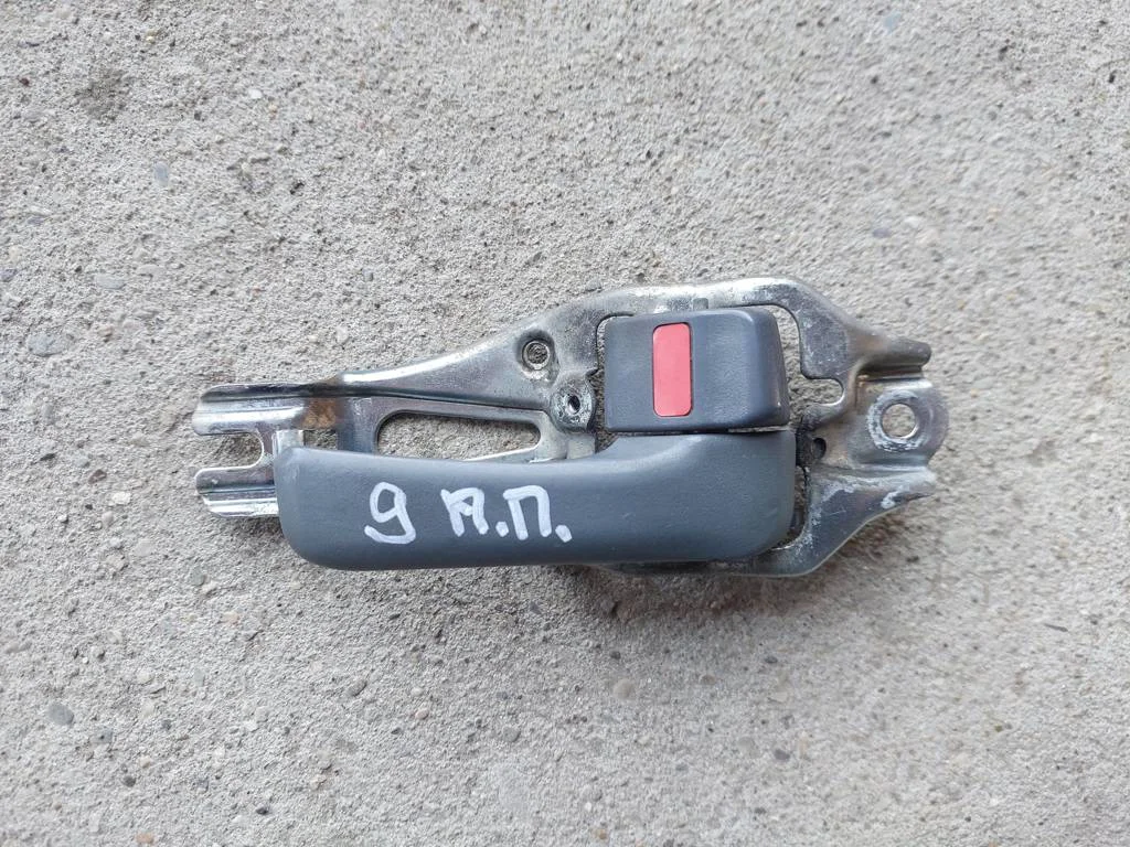 Ручка двери внутренняя правая Toyota Town Ace III (1992—1996)