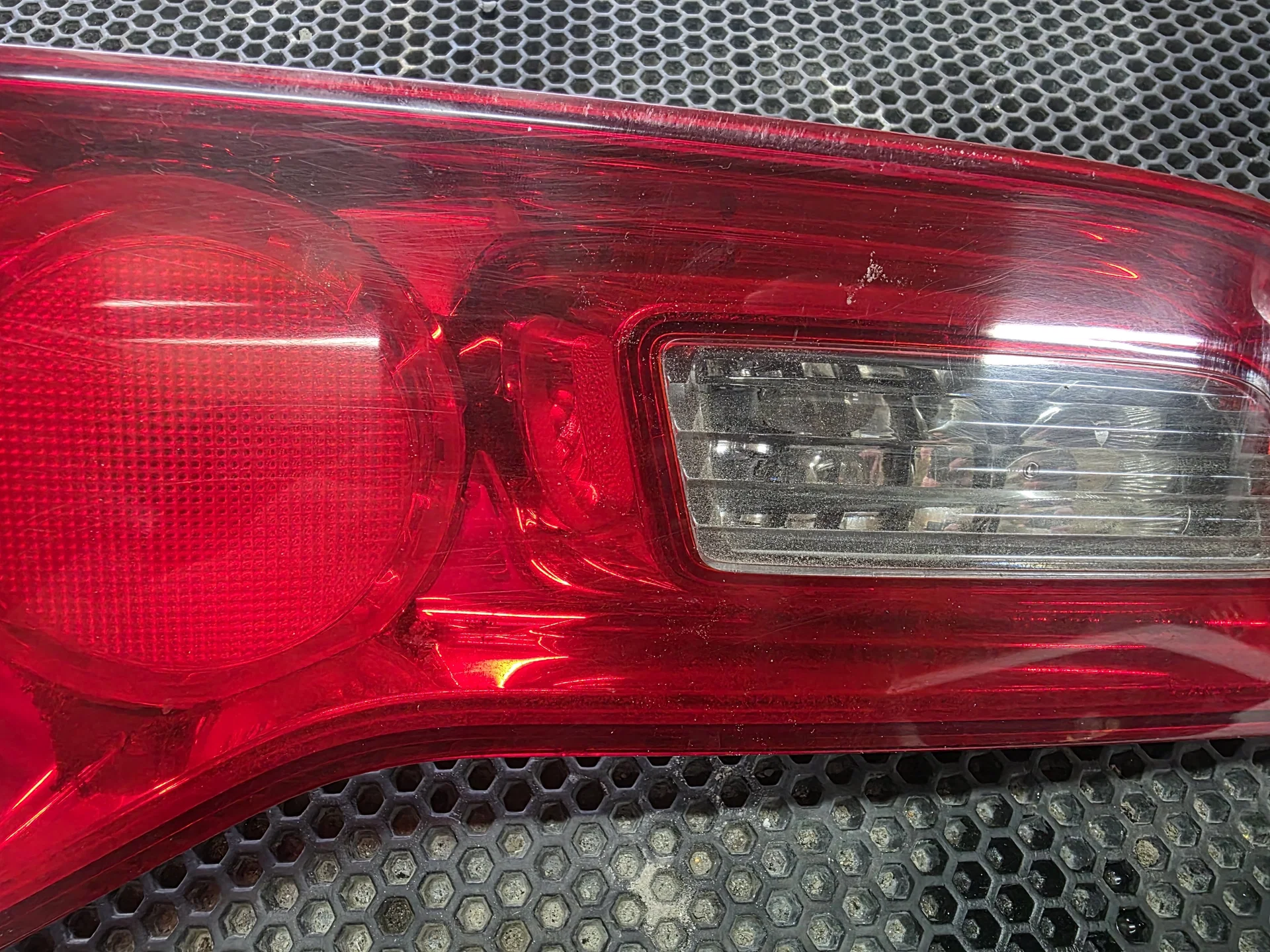 Фонарь задний внутренний левый Acura RDX I (2006—2009) - миниатюра 4