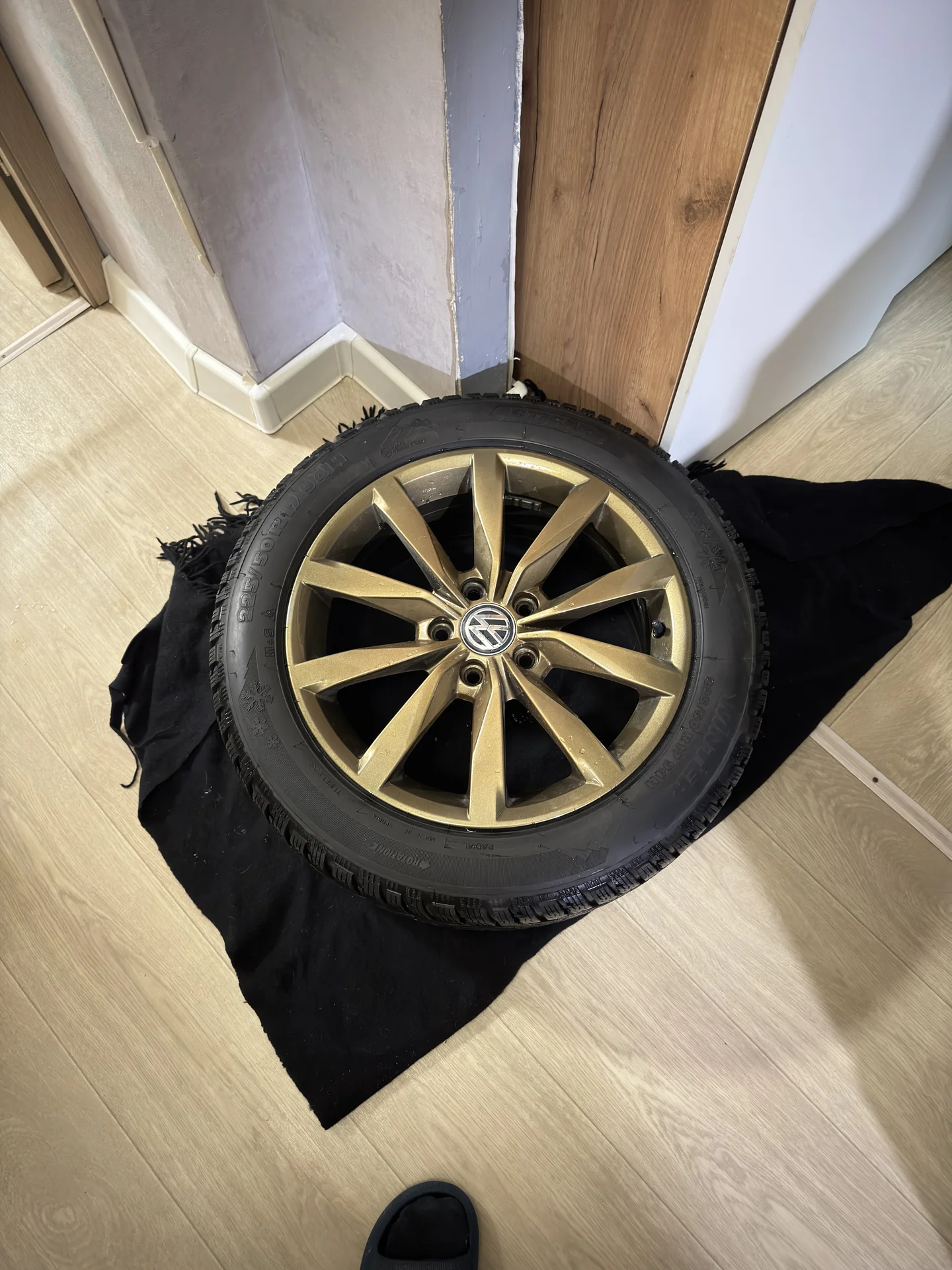 Зимние колеса Volkswagen R17 - изображение 1
