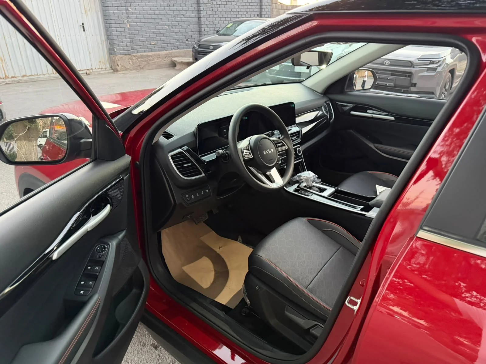 Kia seltos - миниатюра 7