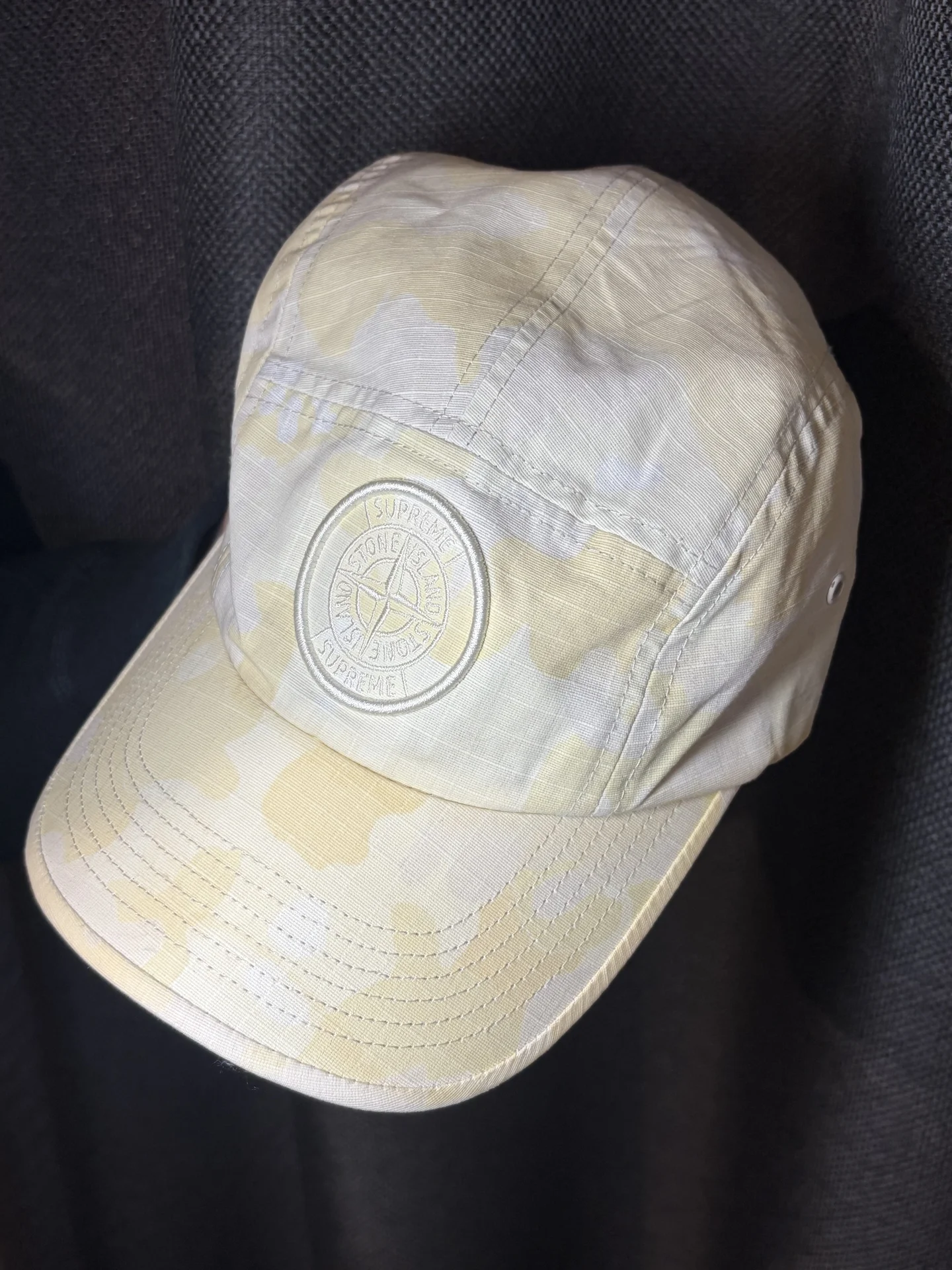 stone island x supreme кепка оригинал меняет цвет - миниатюра 3