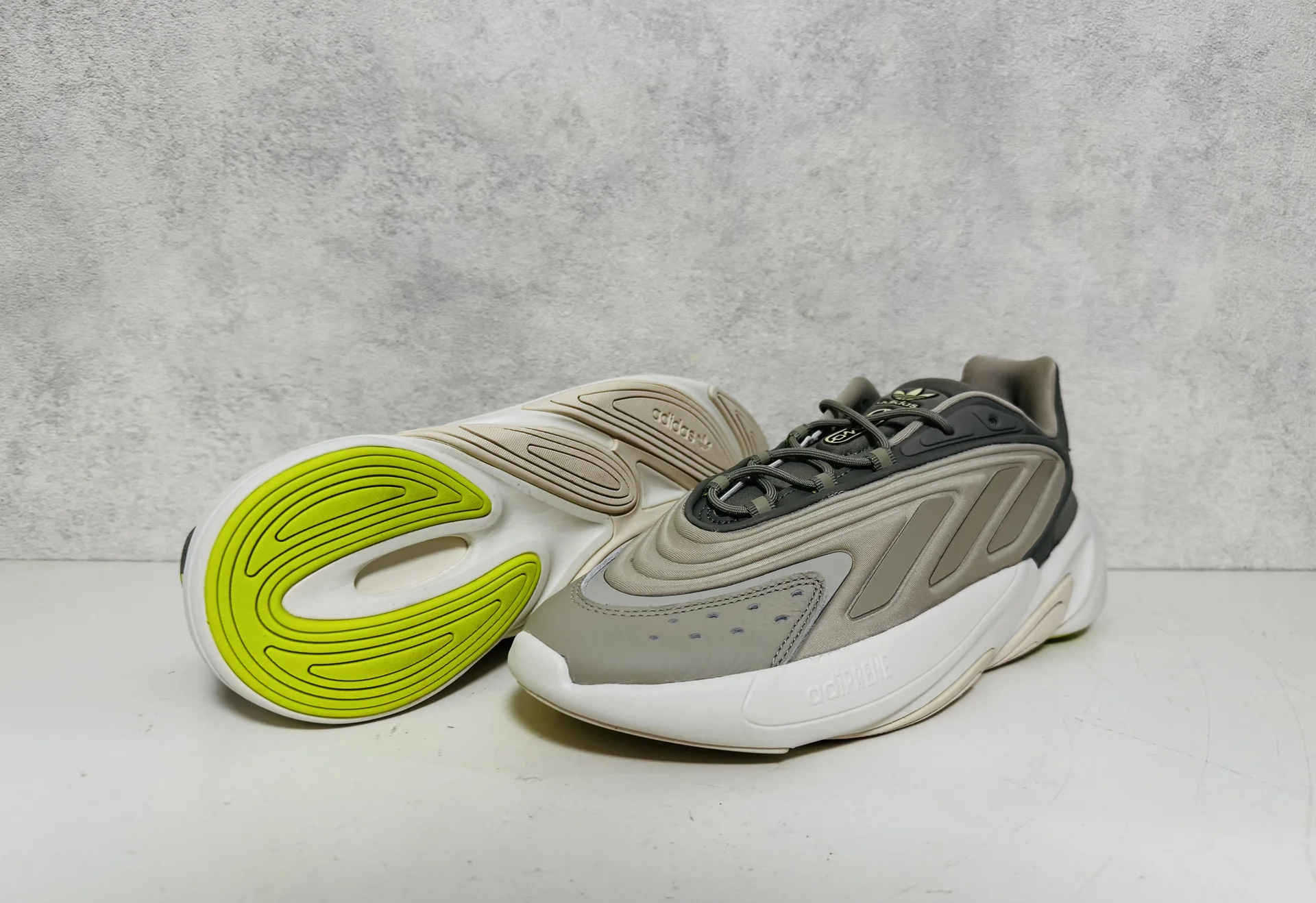 Кроссовки Adidas Ozelia - миниатюра 3