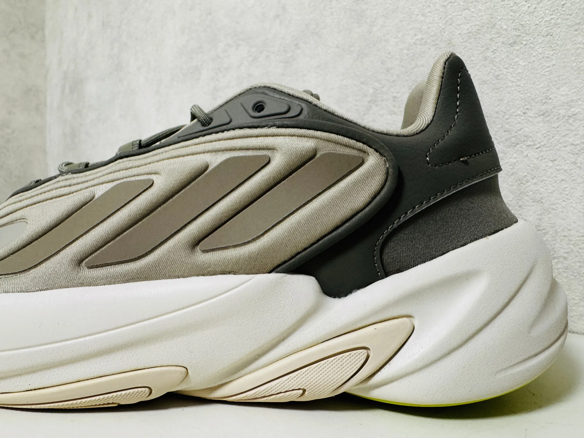 Кроссовки Adidas Ozelia - миниатюра 5