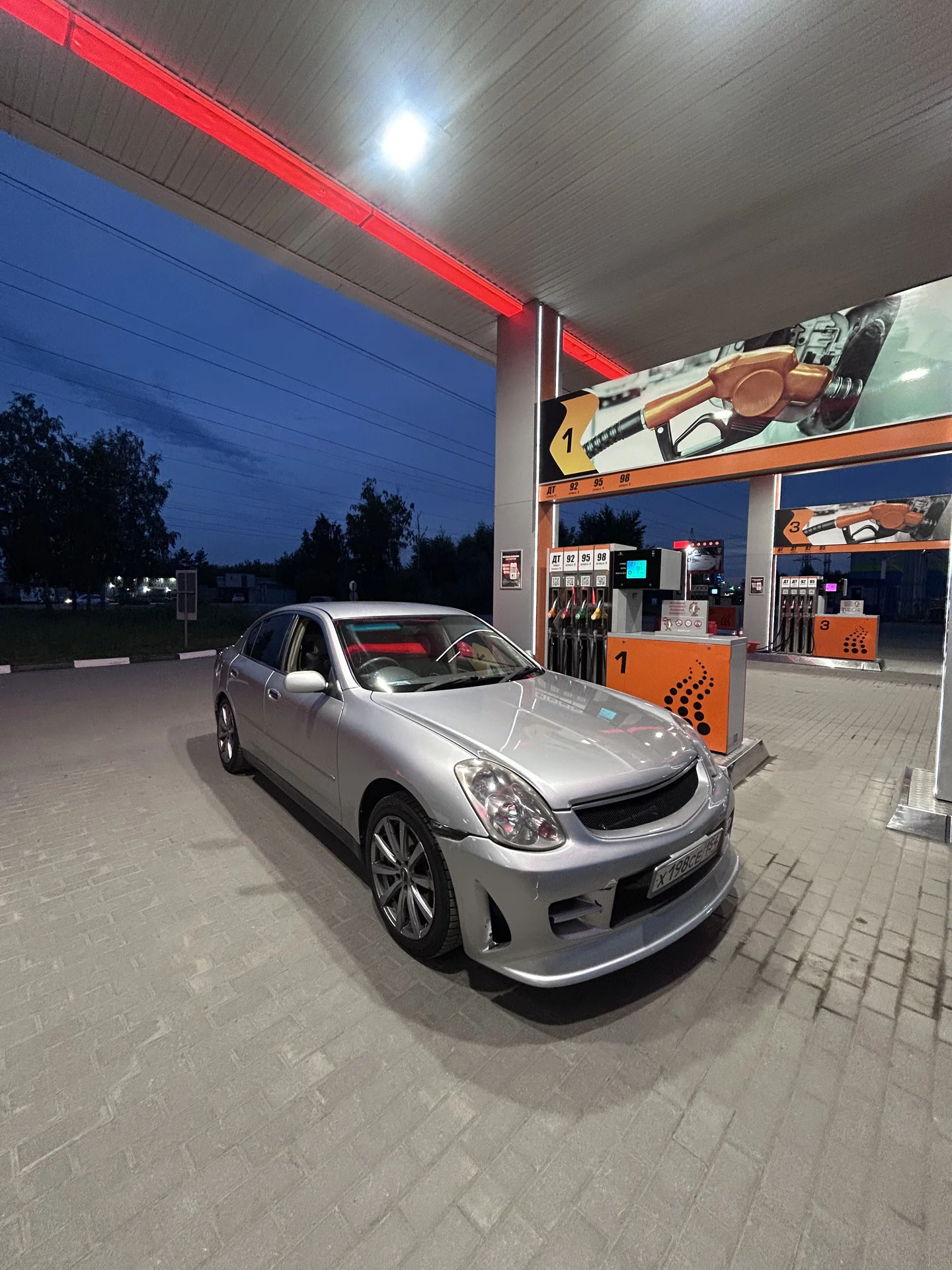 Nissan Skyline v35
