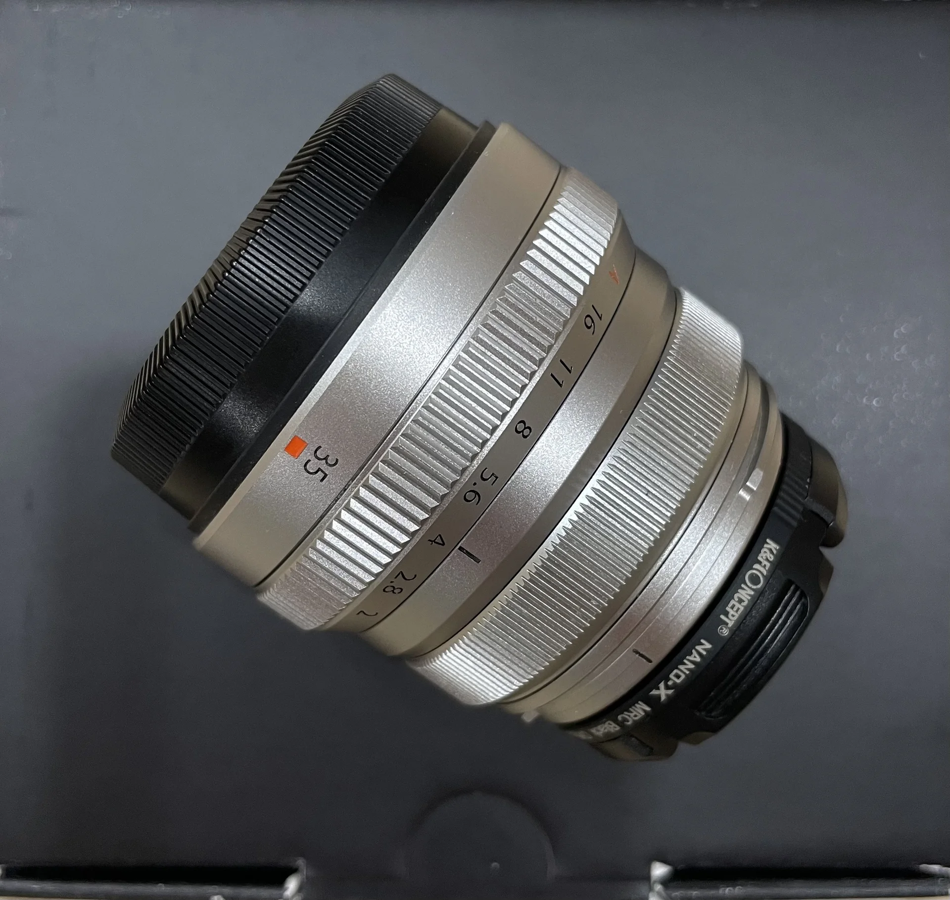 объектив Fujifilm XF 35mm f/2 R WR - миниатюра 2
