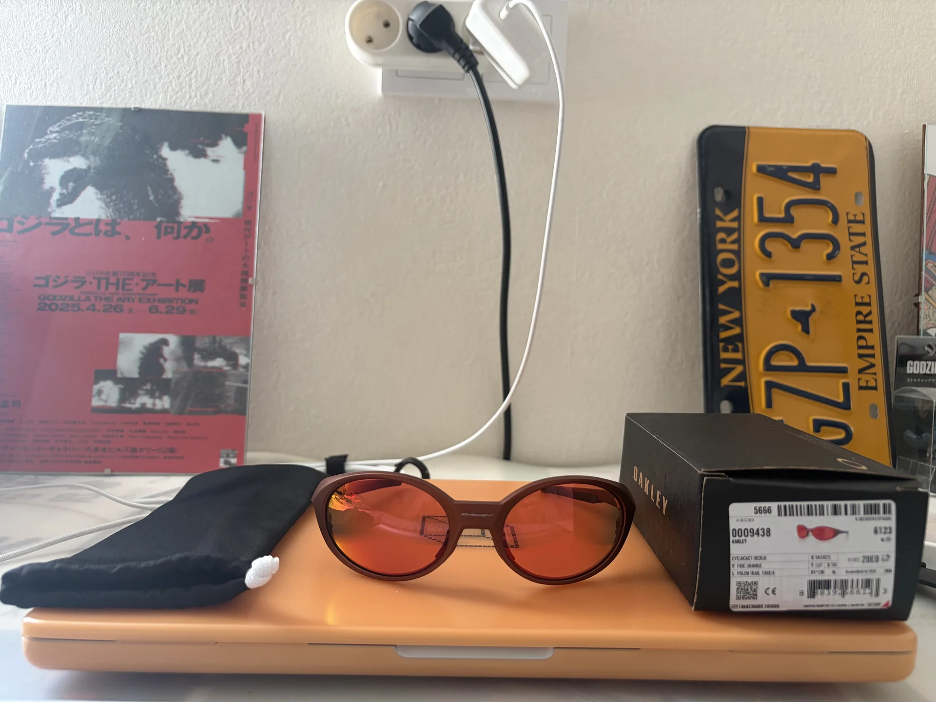 Солнцезащитные очки Oakley Eyejacket redux - миниатюра 4