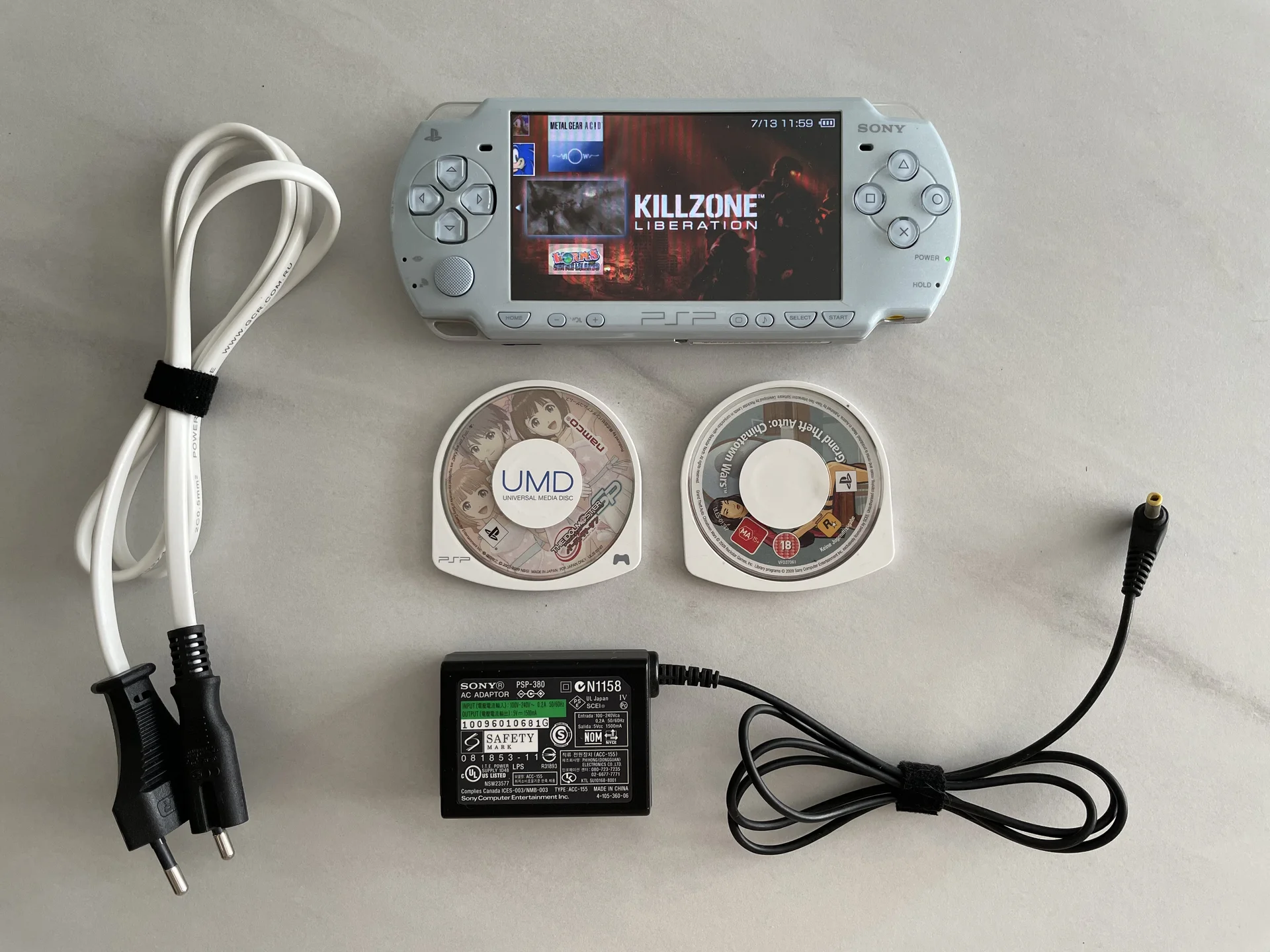 Игровая приставка Sony PSP 2000 - изображение 1