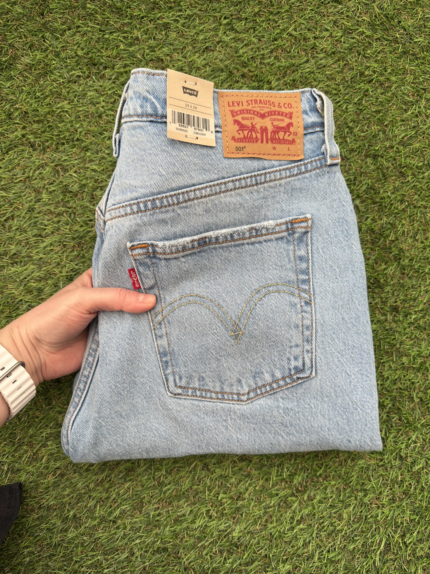 Джинсы женские Levis - миниатюра 4