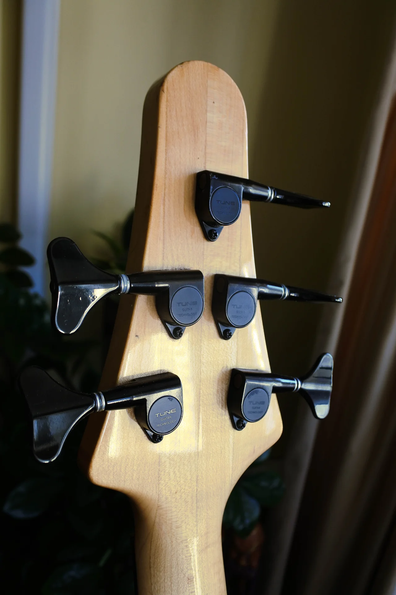 Бас-гитара Tune BE-5 ZW (gen1 Bullseye) - миниатюра 4