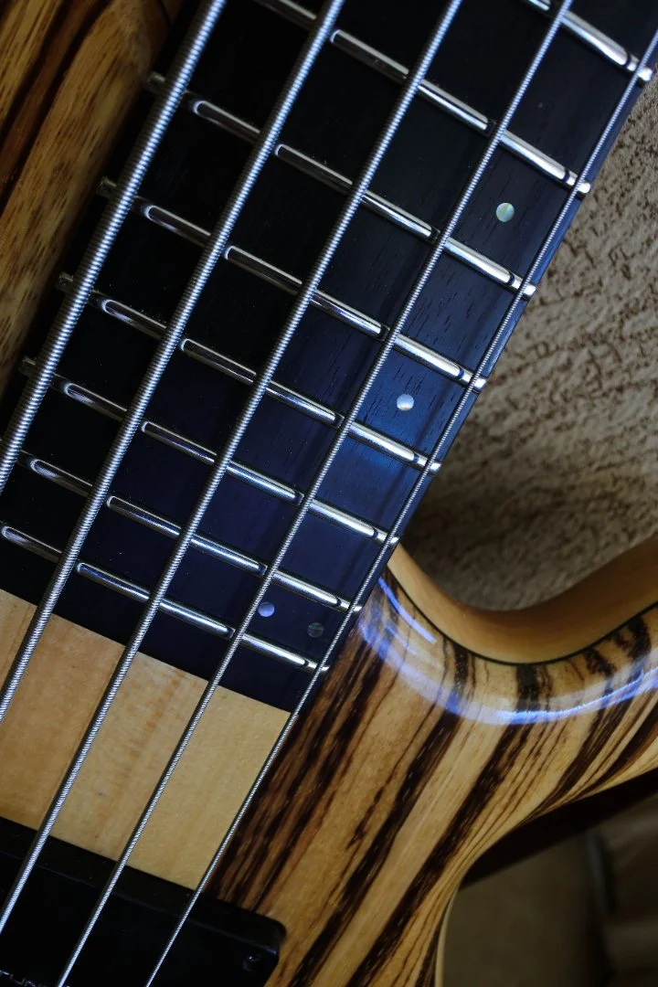 Бас-гитара Tune BE-5 ZW (gen1 Bullseye) - миниатюра 6