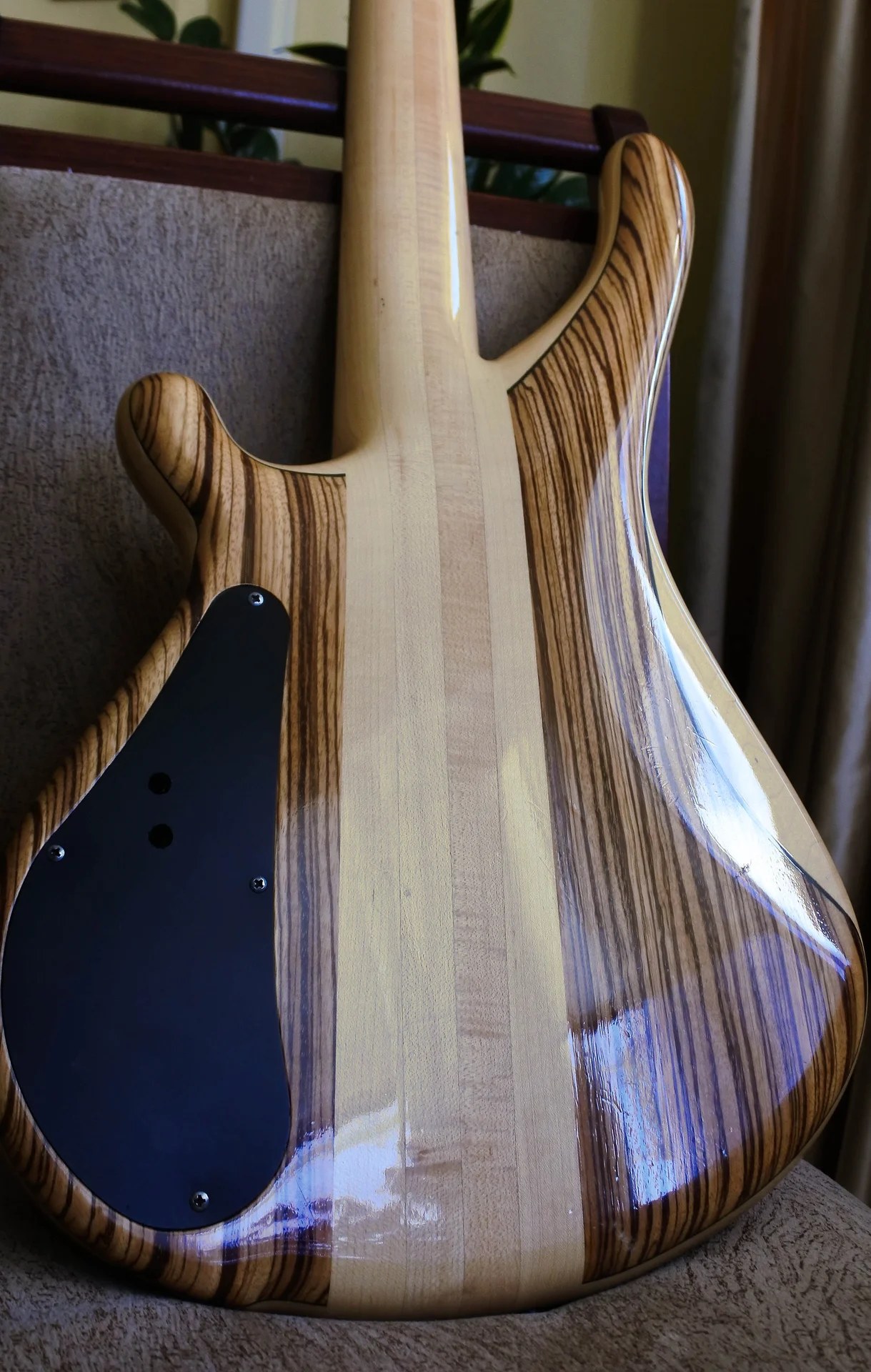 Бас-гитара Tune BE-5 ZW (gen1 Bullseye) - миниатюра 9