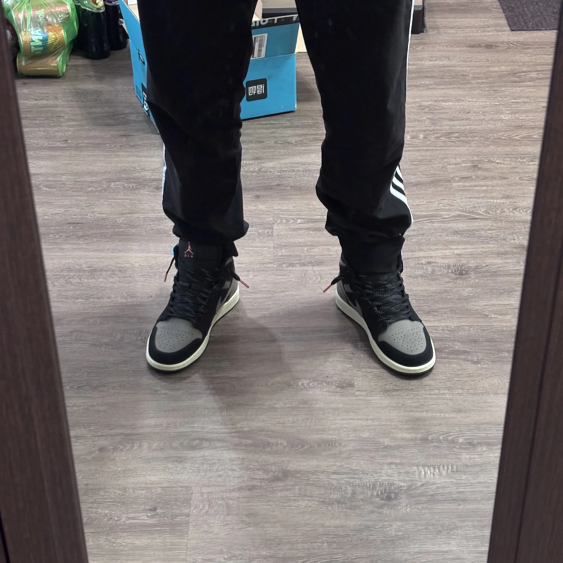 Nike Air Jordan 1 mid SE Inside Out оригинал - миниатюра 6