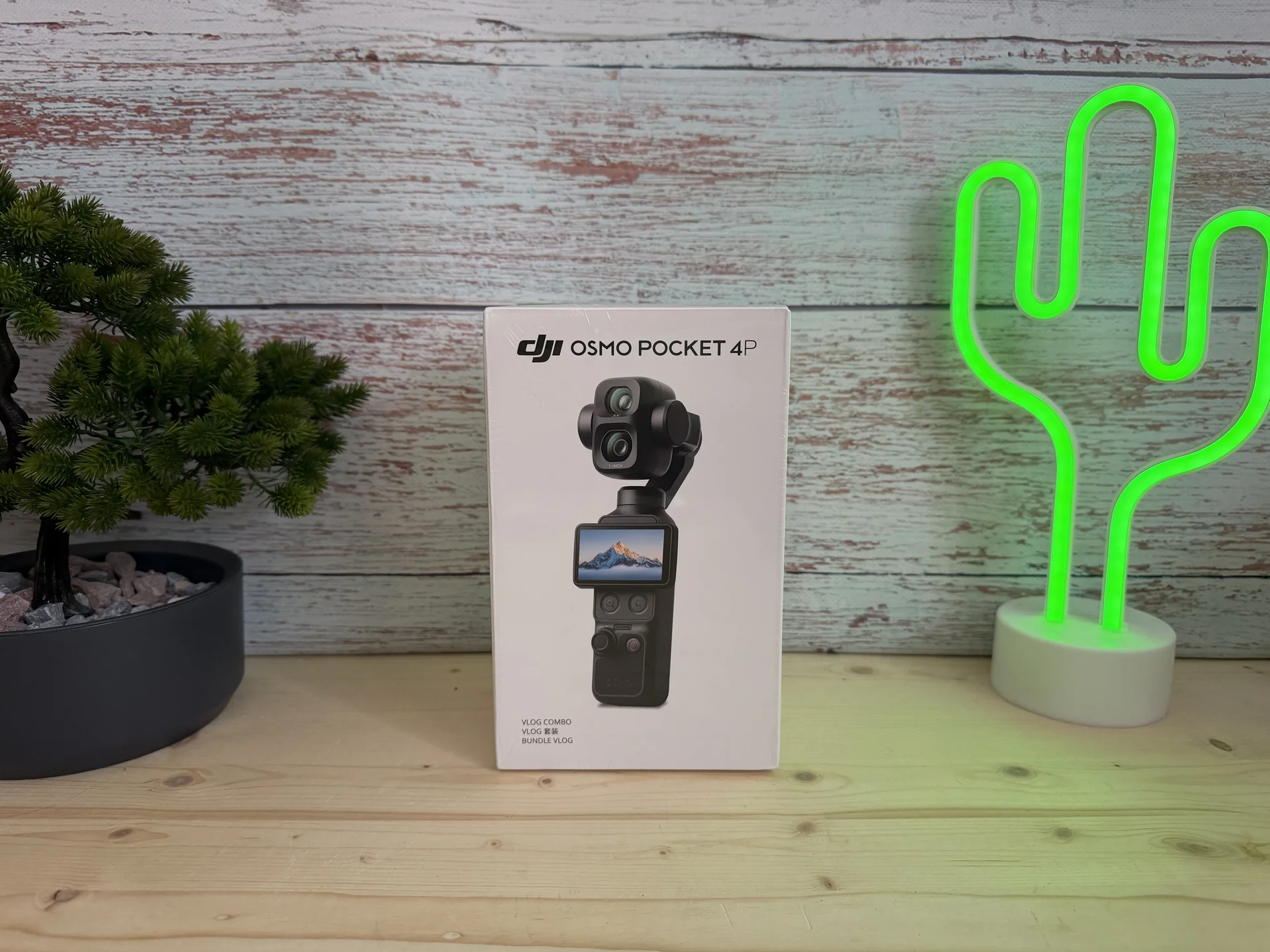 DJI Osmo Pocket 4P Vlog Combo Экшн камера - миниатюра 2