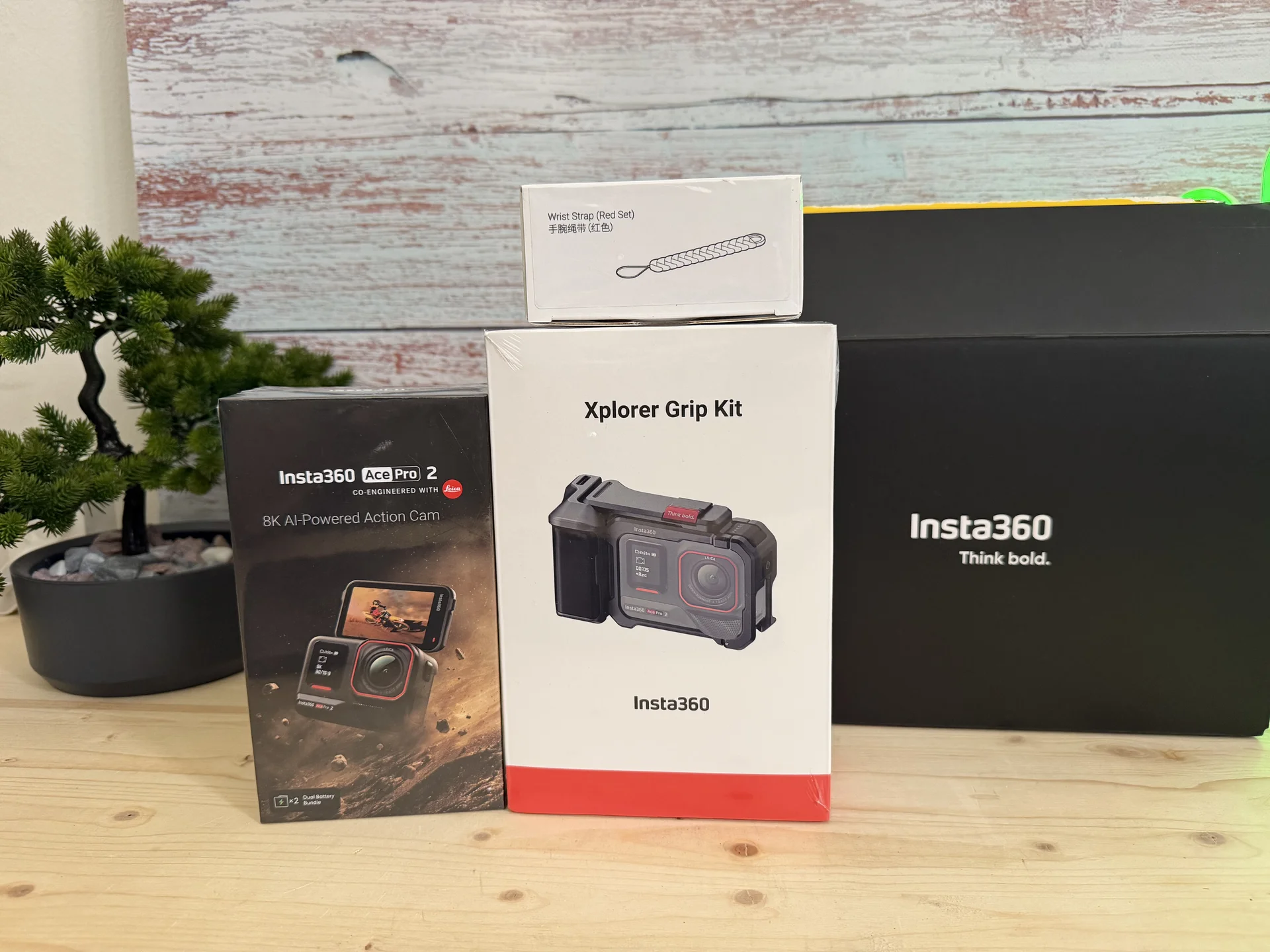 Insta360 Ace Pro 2 Dual Battery Xplorer Bundle