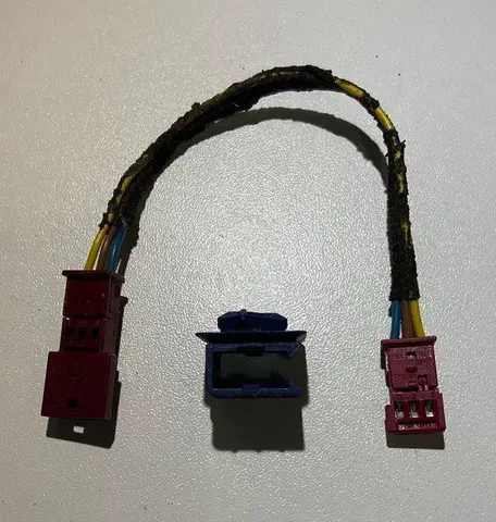 3-pin кабель-переходник BMW MQS (Бордовый, ключ СЛЕВА)